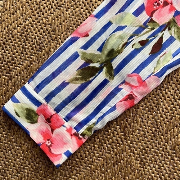 Talbot Petite lightweight floral blouse size small - Picture 5 of 9